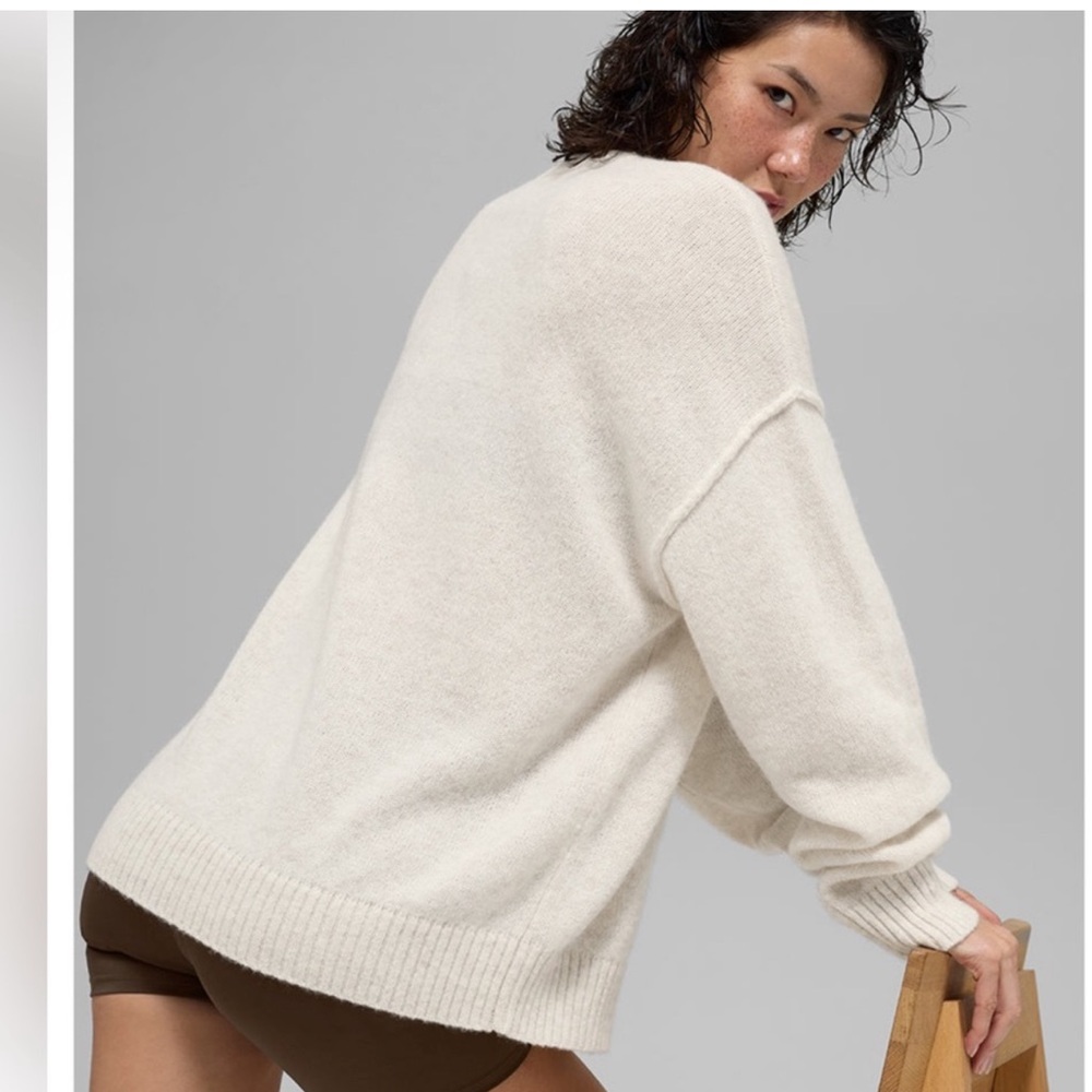 Alo cashmere $298 New Class Cashmere Crewneck Sweater M